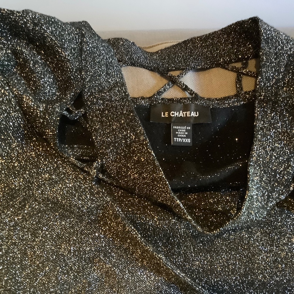 Top LE CHATEAU,black, metallic ,new condition ❤️
